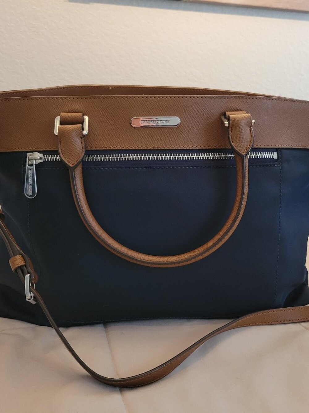 Michael Kors COLGATE crossbody tote handbag. Great condition.